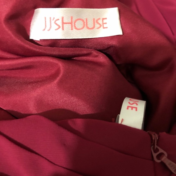 JJs House Burgundy Chiffon One shoulder maxi 16 - Picture 6 of 9